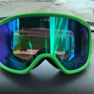 Snowboarding/skiing goggles